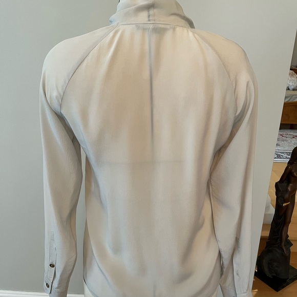 Silk blouse with draped collar and buttons in front - Picture 5 of 9